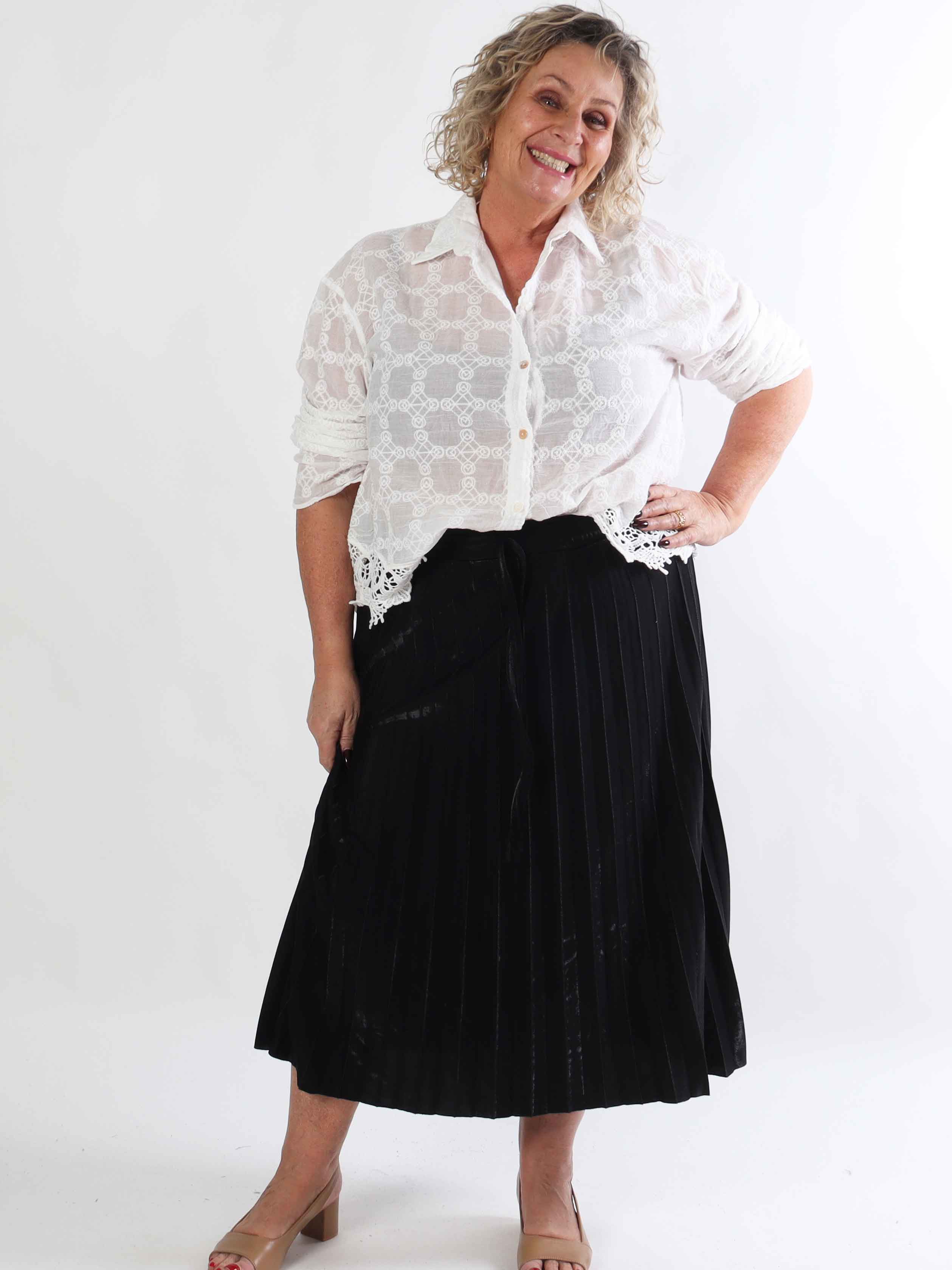 Regitze - Plisseret nederdel i let shiny materiale med elastik i taljen